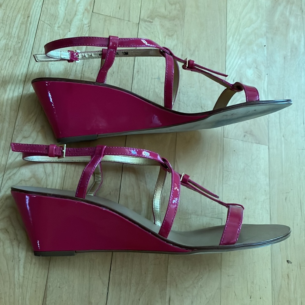 EUC Kate Spade pink patent leather wedge sandals 10 - Picture 2 of 8